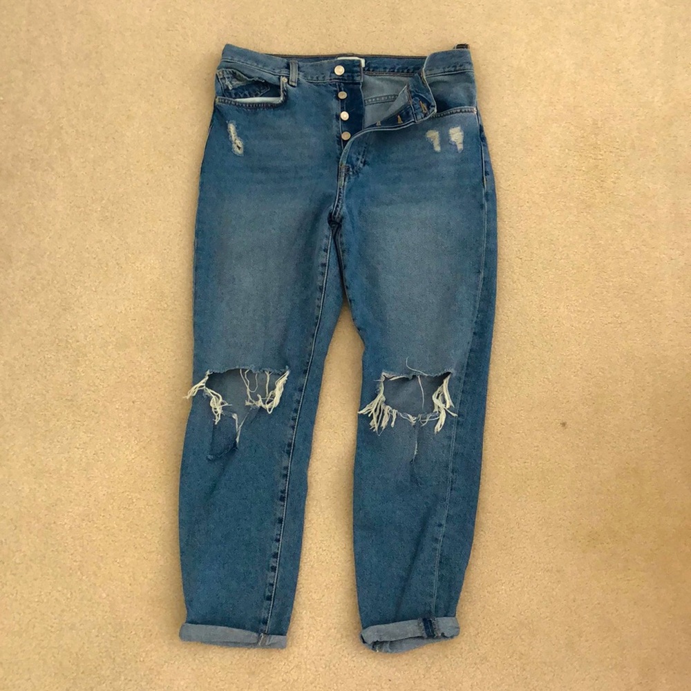 Distressed, lightwash mom-jeans